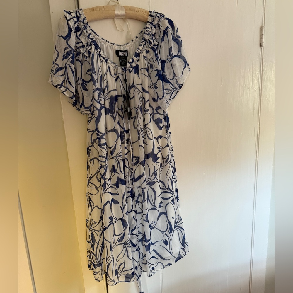Flowy White Floral Mini Dress - Picture 1 of 10